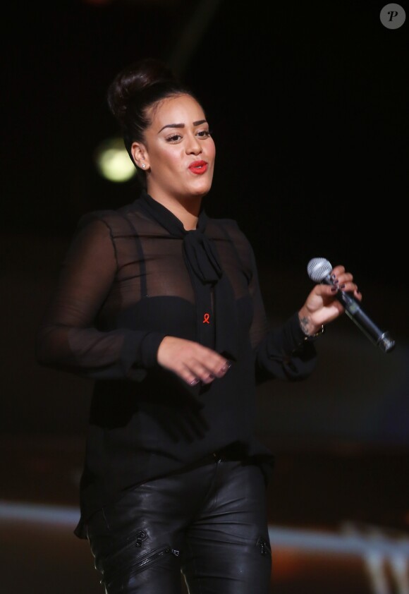 Exclusif - Amel Bent - Enregistrement de l'émission "Alors on chante" au palais des sports à Paris, à l'occasion des 20 ans du Sidaction et de la sortie de l'album "Kiss & Love", le 16 novembre 2011.