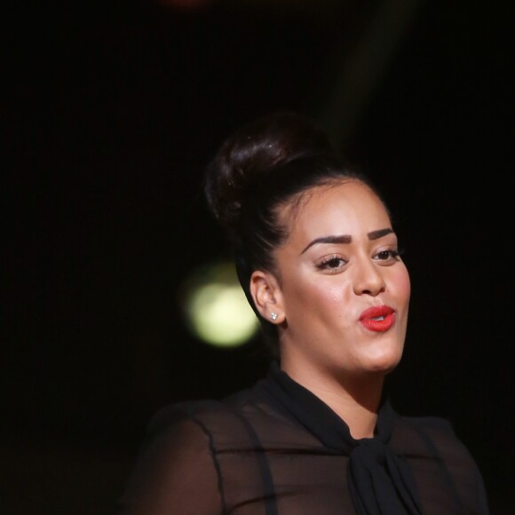 Exclusif - Amel Bent - Enregistrement de l'émission "Alors on chante" au palais des sports à Paris, à l'occasion des 20 ans du Sidaction et de la sortie de l'album "Kiss & Love", le 16 novembre 2011.