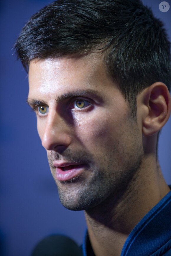 Novak Djokovic lors d'une conférence de presse après sa victoire contre David Goffin aux Masters de Tennis de Londres, le 17 novembre 2016.