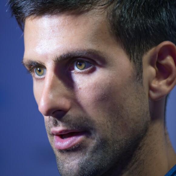 Novak Djokovic lors d'une conférence de presse après sa victoire contre David Goffin aux Masters de Tennis de Londres, le 17 novembre 2016.