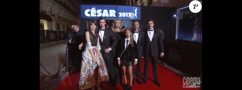 Le famille Belmondo sur le tapis rouge des César du Cinéma 2017
