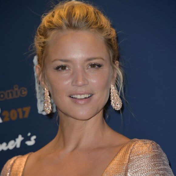Virginie Efira - Photocall du dîner de la 42ème cérémonie des César au Fouquet's à Paris. Le 24 février 2017 © Giancarlo Gorassini / Bestimage