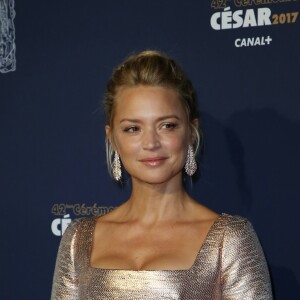 Virginie Efira dans une robe Elsa Schiaparelli - Photocall de la 42ème cérémonie des Cesar à la salle Pleyel à Paris, le 24 février 2017. © Dominique Jacovides - Olivier Borde / Bestimage