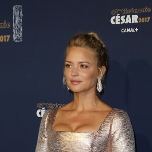 Virginie Efira dans une robe Elsa Schiaparelli - Photocall de la 42ème cérémonie des Cesar à la salle Pleyel à Paris, le 24 février 2017. © Dominique Jacovides - Olivier Borde / Bestimage