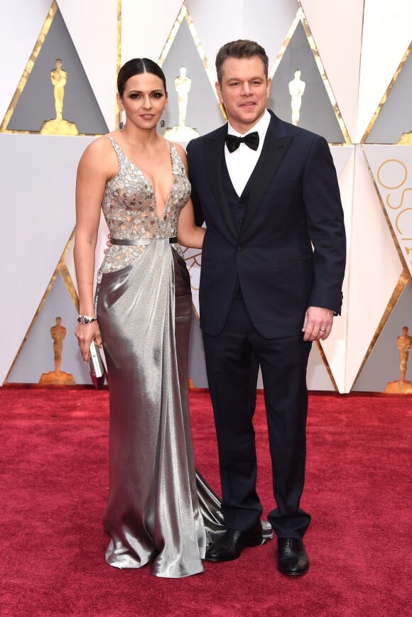 Matt Damon et sa femme Luciana Barroso - Les célébrités arrivent à la 89ème cérémonie des Oscars au Hollywood & Highland Center à Hollywood, le 26 février 2017. © Lisa O'Connor/Zuma Press/Bestimage