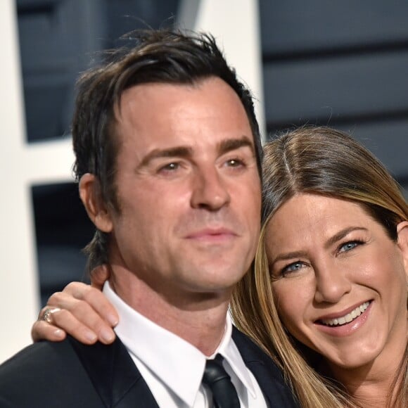 Jennifer Aniston et Justin Theroux lors de la Vanity Fair Oscar Party au The Wallis Annenberg Center for the Performing Arts à Los Angeles, le 27 février 2017.