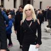 Donatella Versace - Cérémonie religieuse à Milan en l'honneur de Franca Sozzani, rédactrice en chef de Vogue Italie décédée le 22 décembre 2016. Milan, le 27 février 2017.