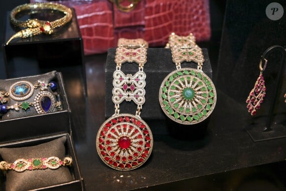 Exclusif - Illustration - Yohanna Allouche, déjà créatrice de la célèbre marque de bijoux "Y Eyes", a présenté hier dans son showroom au coeur du Triangle d'or parisen (58 rue Pierre Charron – Paris VII), sa nouvelle marque de linge de maison comprenant une ligne de linge de lit, une ligne de linge de bain, une ligne d'art de la table et enfin une ligne de linge de plage. © Pierre Perusseau/Bestimage