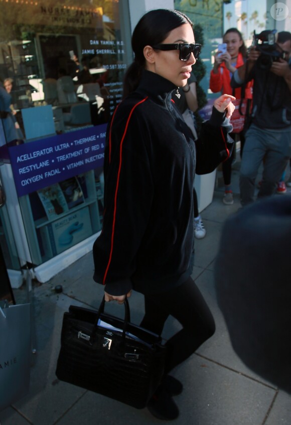 Kim Kardashian à la sortie d'un spa à Brentwood, le 28 février 2017