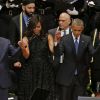 Laura Bush, George Bush, Michelle Obama et Barack Obama assistent à une cérémonie d'hommage pour des officiers de police morts à Dallas, le 12 juillet 2016