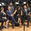 Laura Bush, George Bush, Michelle Obama et Barack Obama assistent à une cérémonie d'hommage pour des policiers morts à Dallas, au Texas, le 12 juillet 2016