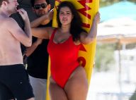 Ashley Graham : Sauveteuse sexy version Alerte à Malibu, fière de ses formes XXL