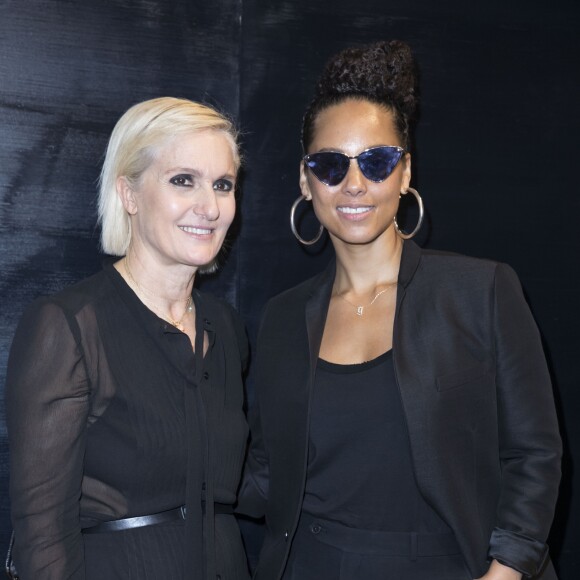 Maria Grazia Chiuri et Alicia Keys au backstage du défilé de mode prêt-à-porter Automne-Hiver 2017-2018 "Christian Dior" à Paris le 3 mars 2017. © Olivier Borde / Bestimage