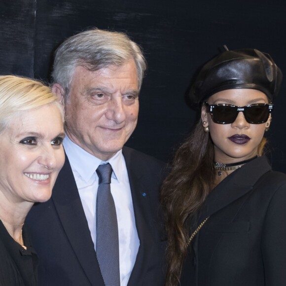 Maria Grazia Chiuri, Sidney Toledano et Rihanna au backstage du défilé de mode prêt-à-porter Automne-Hiver 2017-2018 "Christian Dior" à Paris le 3 mars 2017. © Olivier Borde / Bestimage