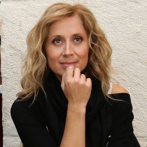 Exclusif - Lara Fabian - Sortie du livre de chant "PY 3.14 La Méthode" de Pierre-Yves Duchesne à la Flûte de Pan à Paris, le 3 octobre 2016. © Marc Ausset-Lacroix/Bestimage