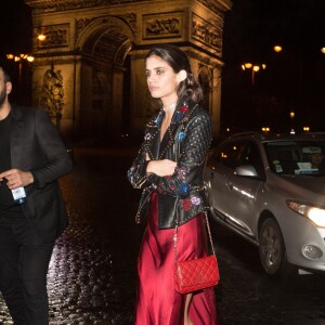 Semi-Exclusif - Sara Sampaio à côté de la place de l'Etoile après la soirée Fenty Puma By Rihanna lors de la fashion week à Paris, le 6 mars 2017.