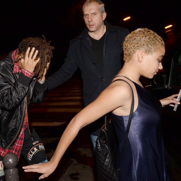 Semi-Exclusif - Jaden Smith et une amie - People à la sortie de la boîte de nuit "L'Arc" après la soirée Fenty Puma By Rihanna lors de la fashion week à Paris, le 6 mars 2017.