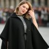 Léa Seydoux au défilé de mode "Louis Vuitton", collection prêt-à-porter Automne-Hiver 2017-2018 au Louvre à Paris, le 7 Mars 2017. CVS/Veeren/Bestimage