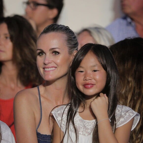 Laeticia Hallyday et sa fille Joy - People au concert de Johnny Hallyday au Vélodrome à Arcachon. Le 19 juillet 2016