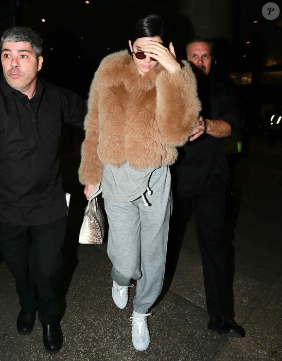 Kendall Jenner à son arrivée à l'aéroport LAX de Los Angeles, le 7 mars 2017.