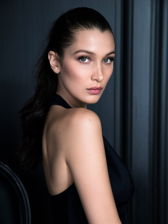 Bella Hadid a été intronisée égérie de Dior Makeup en mai 2016.