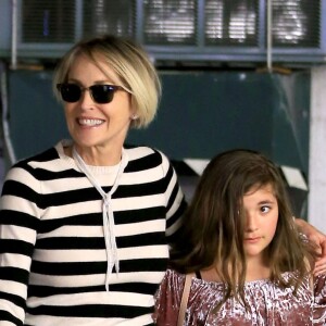 Sharon Stone et sa nièce dans un salon de beauté à Beverly Hills. Los Angeles, le 28 décembre 2016.