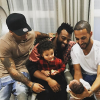Marvin Humes présente sa fille Valentina à ses copains du groupe JLS - Photo publiée sur Instagram le 12 mars 2017