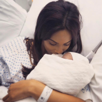 Rochelle Humes maman : La photo de son cordon ombilical fait polémique