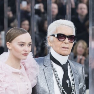 Lily-Rose Depp et Karl Lagerfeld au défilé de mode Haute-Couture printemps-été 2017 "Chanel" au Grand Palais à Paris le 24 janvier 2017. © Olivier Borde / Bestimage
