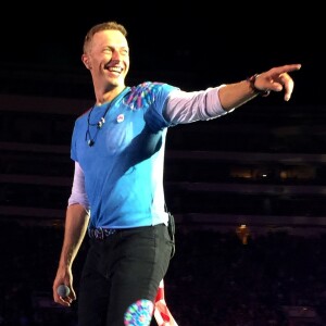 Chris Martin en concert avec Coldplay au Rose Bowl à Pasadena le 20 août 2016.
