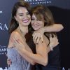 Penelope Cruz et sa soeur Monica Cruz à la première du film "The Queen of Spain" au cinéma Callao à Madrid, le 24 novembre 2016.