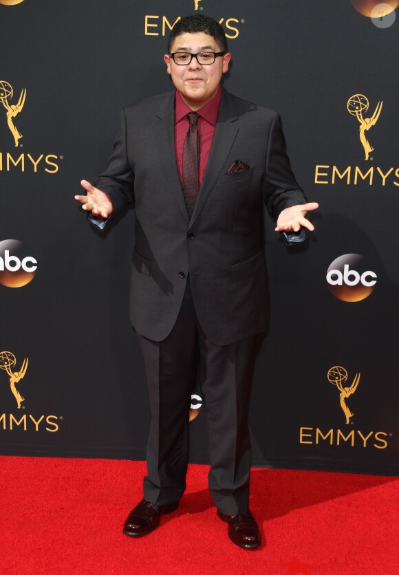 Rico Rodriguez  à la 68ème cérémonie des Emmy Awards au Microsoft Theater à Los Angeles, le 18 septembre 2016.