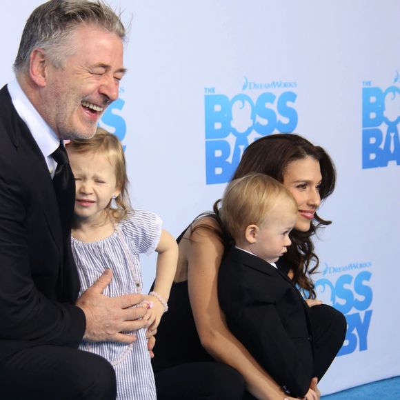 Alec Baldwin avec sa femme Hilaria Baldwin et ses enfants Carmen et Rafael à la première de  ''Boss Baby'' à AMC Loew's Lincoln Square à New York, le 20 mars 2017 © Sonia Moskowitz/Globe Photos via Zuma/Bestimage