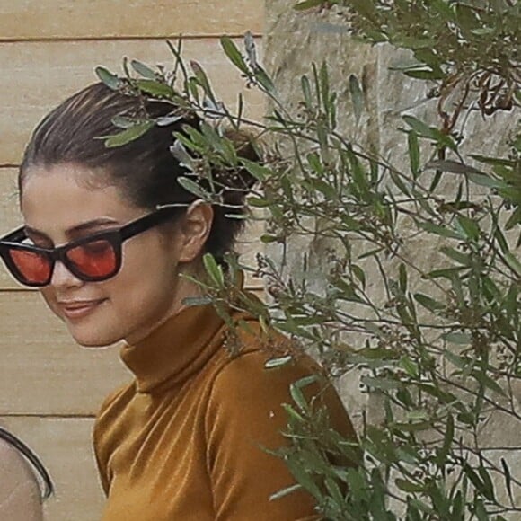Selena Gomez va déjeuner à Soho House, Malibu. le 22 mars 2017