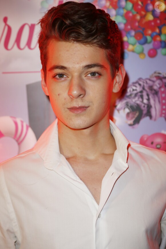 Léonard Trierweiler - Soirée des 15 ans du célèbre club parisien "Le Pink Paradise" à Paris le 23 mars 2017.