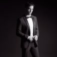 Robert Pattinson figure sur la nouvelle campagne publicitaire de Dior Homme, pour la saison automne 2017. Photo par Karl Lagerfeld.