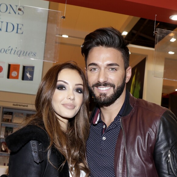 Nabilla Benattia et son compagnon Thomas Vergara en visite au 32ème Salon du Livre à la Porte de Versailles à Paris, le 25 mars 2017. © Cédric Perrin/Bestimage