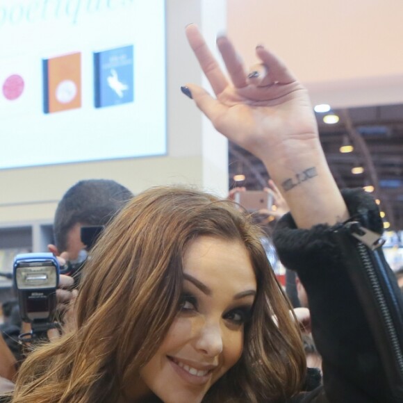 Nabilla Benattia au 32ème Salon du Livre à la Porte de Versailles à Paris, le 25 mars 2017. © CVS/Bestimage