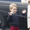 Le prince George de Cambridge lors du départ de sa famille du Canada, le 1er octobre 2016 à Victoria, après leur visite officielle.