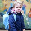 Le prince George de Cambridge, pris en photo par sa maman Kate Middleton, le 6 janvier 2016 lors de sa rentrée à l'école Montessori de Westacre, dans le Norfolk. En septembre 2017, George intégrera l'école Thomas's Battersea à Londres.