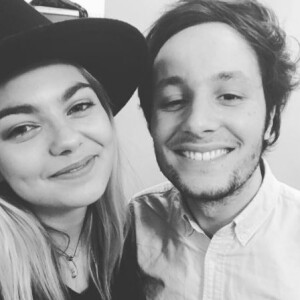 Louane Emara pose avec Vianney sur Instagram le 25 mars 2017 et lui adresse une jolie déclaration d'amitié.