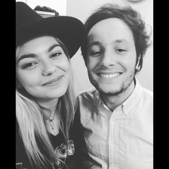 Louane Emara pose avec Vianney sur Instagram le 25 mars 2017 et lui adresse une jolie déclaration d'amitié.