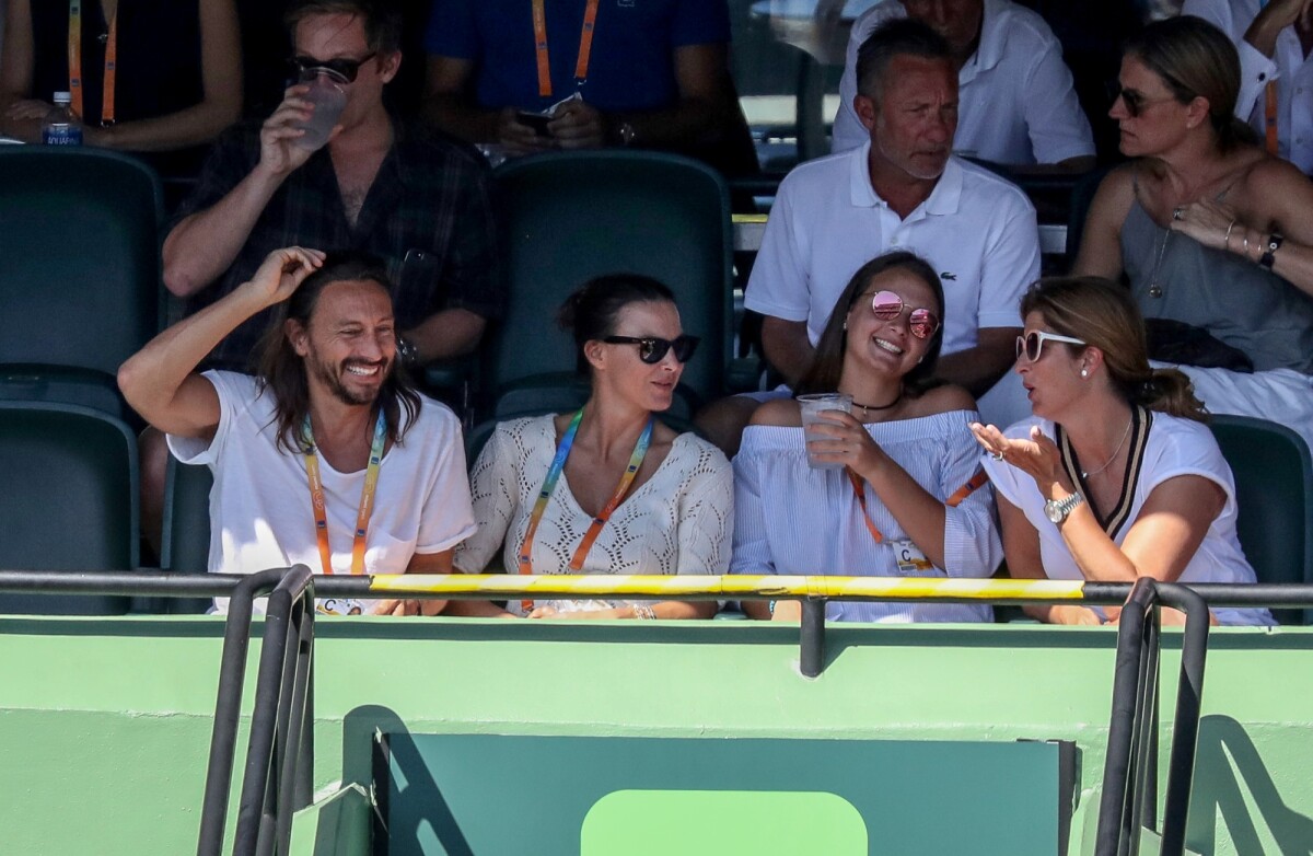 Photo : Le DJ Bob Sinclar, sa femme Ingrid et Mirka (Miroslava) Vavrinec-Federer  dans les tribunes lors du Master 1000 de Miami à Key Biscayne, Floride,  Etats-Unis, le 27 mars 2017. - Purepeople