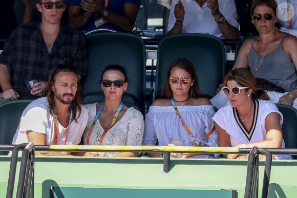 Bob Sinclar, sa femme Ingrid et Mirka (Miroslava) Vavrinec-Federer dans les tribunes lors du Master 1000 de Miami à Key Biscayne, Floride, Etats-Unis, le 27 mars 2017.