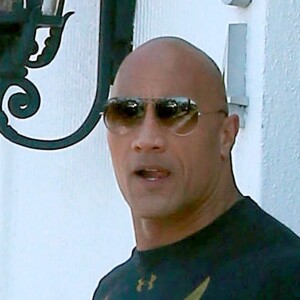 Exclusif - Dwayne Johnson fait du shopping dans les rues de Beverly Hills,le 13 mars 2017