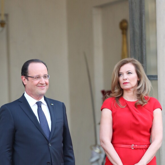 Francois Hollande et Valerie Trierweiler - Paris le 7 mai 2013 - Diner d'etat au Palais de l'Elysee en l'honneur de Mr Bronislaw Komorowski, President de la Republique de Pologne. 