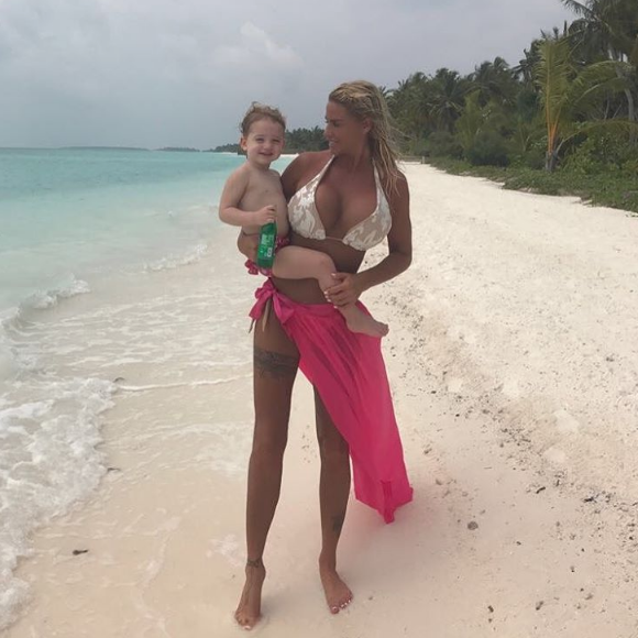 Katie Price en vacances aux Maldives en famille - Photo publiée sur Instagram le 28 mars 2017