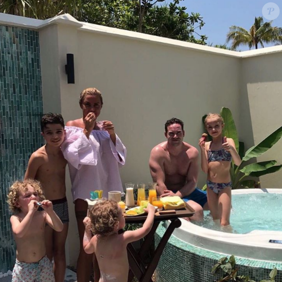 Katie Price en vacances aux Maldives avec ses six enfants et son mari - Photo publiée sur Instagram le 26 mars 2017