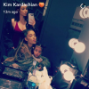 Kim Kardashian et sa fille North West dans les coulisses du concert d'Ariana Grande à Los Angeles le 31 mars 2017