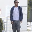 Gavin Rossdale à la sortie d'un Starbucks à Studio City. Gavin a coloré ses cheveux brun et blond et porte un t-shirt troué! Le 25 février 2017